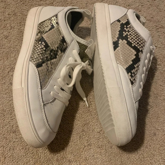 Steve Madden Bliss sneaker white with snake print size10 - Picture 4 of 8